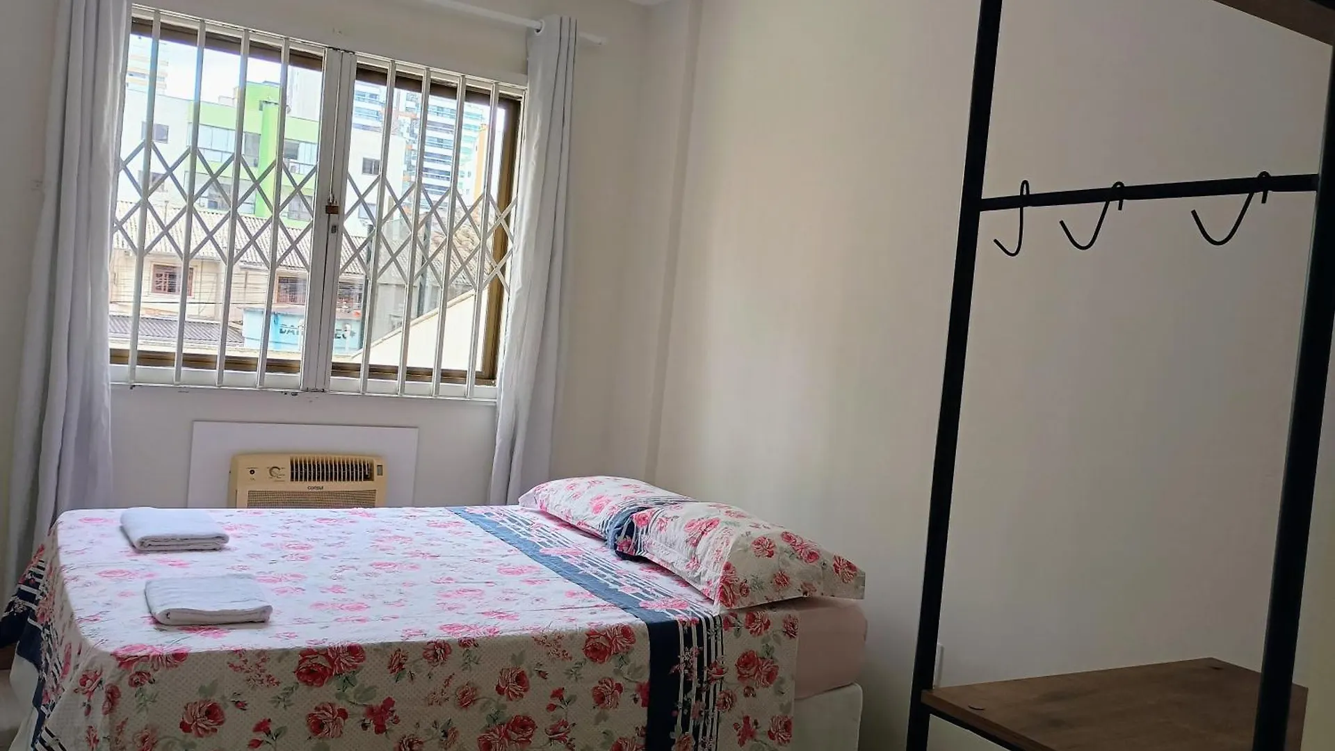 Amplo Apartamento Para Aluguel Diario Numa Das Melhores Praias De Sc. Meia Praia Brezilya