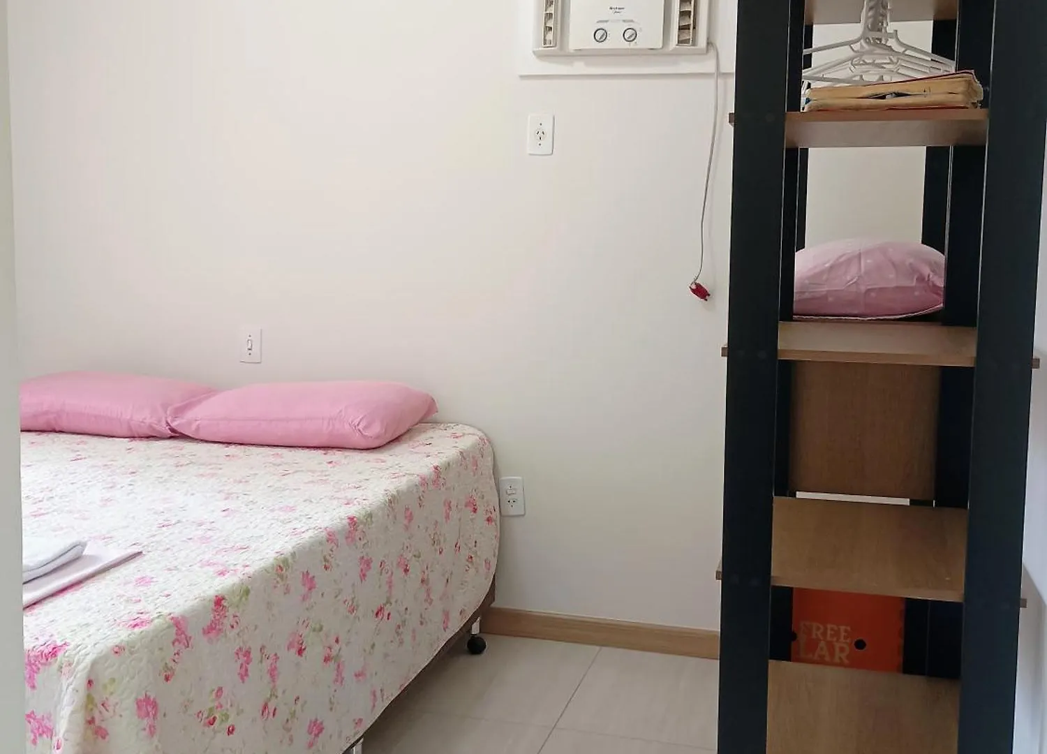 Amplo Apartamento Para Aluguel Diario Numa Das Melhores Praias De Sc. Meia Praia